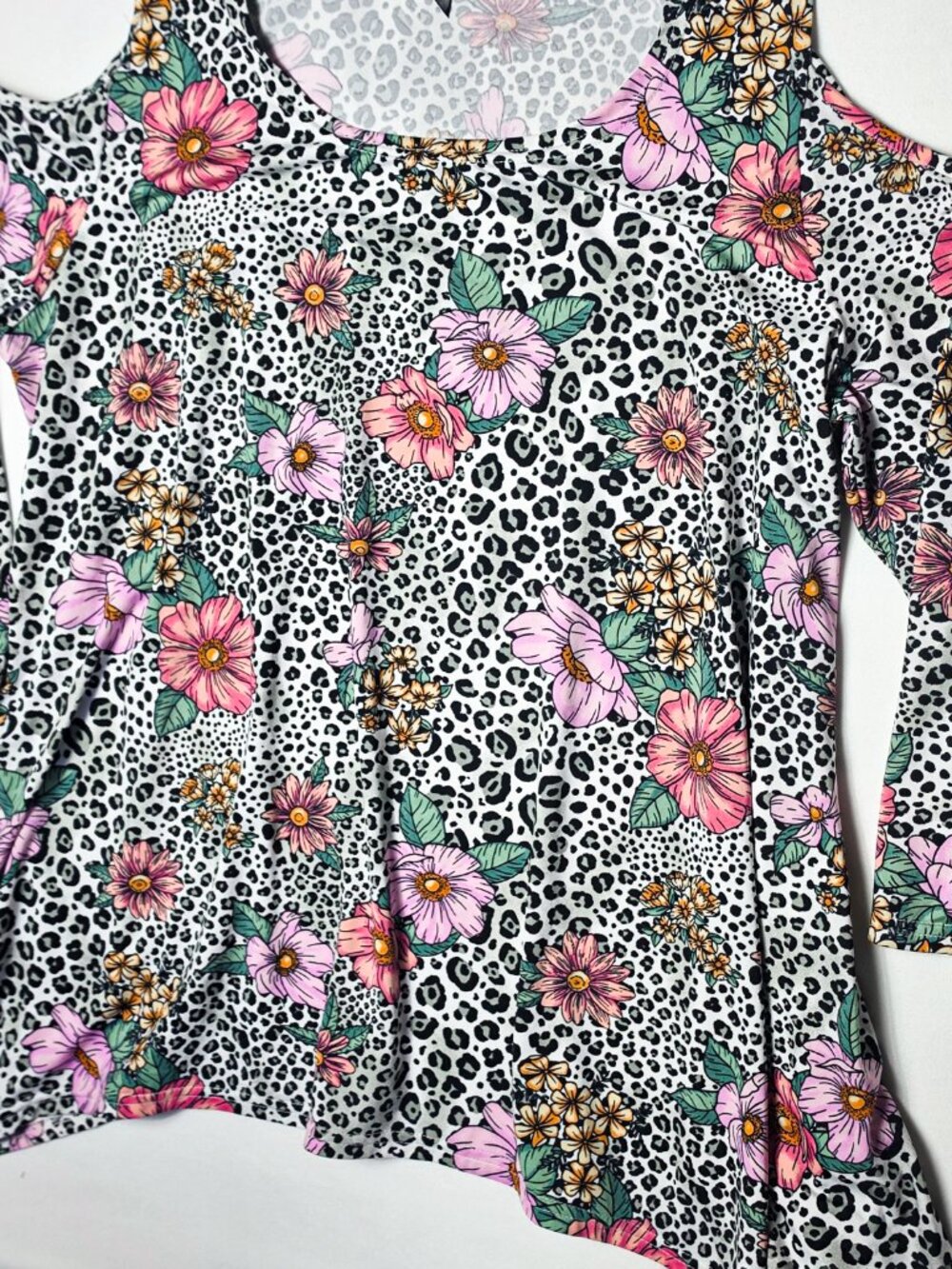 XL Rebecca Malone Black White Floral Animal Print Embellished Top